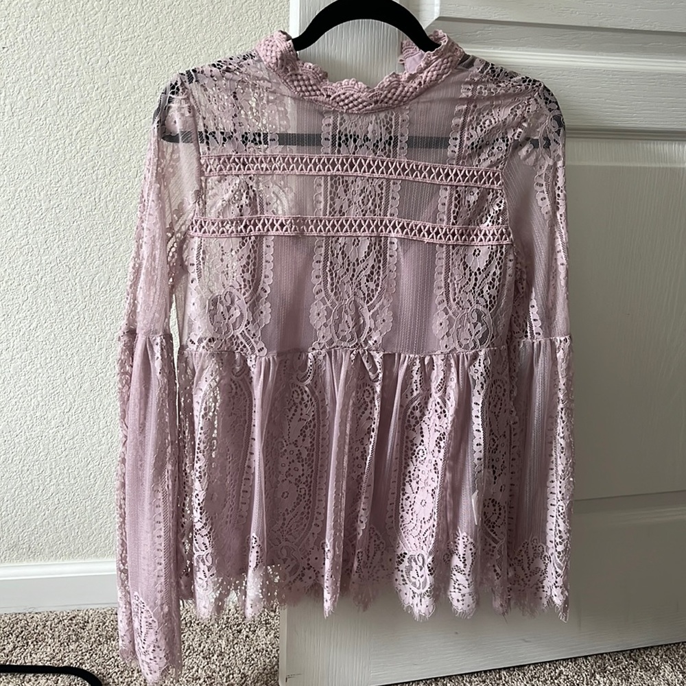 Altar’d state lace crochet top mauve